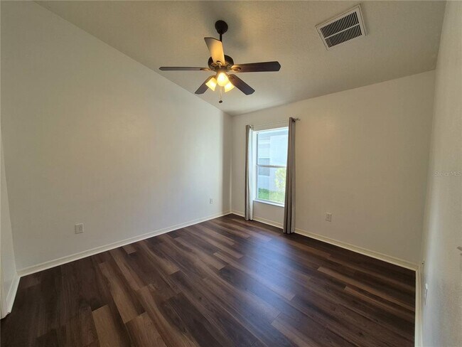 Building Photo - 6833 Runner Oak Dr
