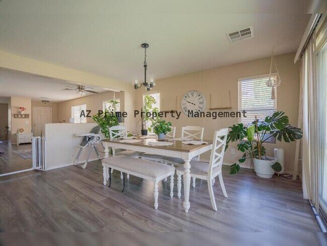 Building Photo - 15160 W Smokey Dr