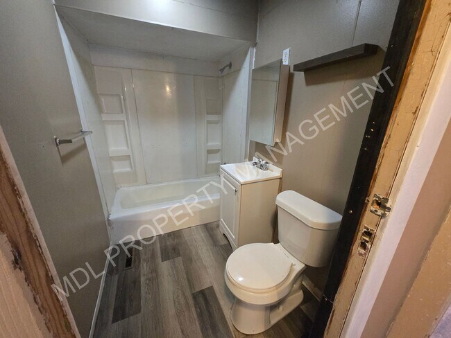 Building Photo - 3-Bedroom Home in Saginaw