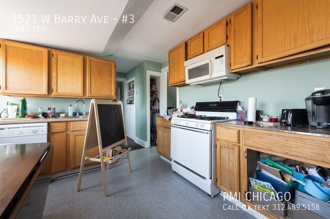 Building Photo - 1521 W Barry Ave