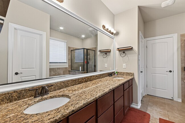 Building Photo - 2310 Shannon Ct