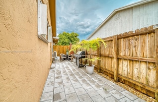 Building Photo - 14911 SW 71st St