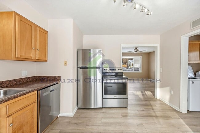 Building Photo - Spacious 3 Bedroom Single Family Home Near Downtown GR | $1795