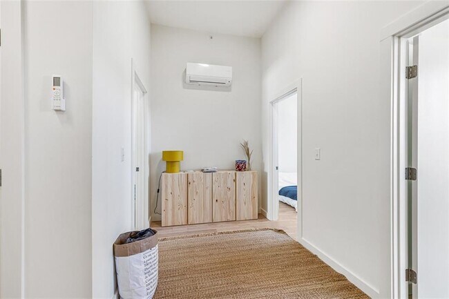 Building Photo - 71 Richmond St