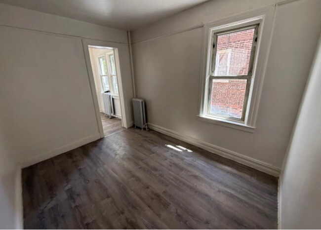 Building Photo - 867 E 231st St