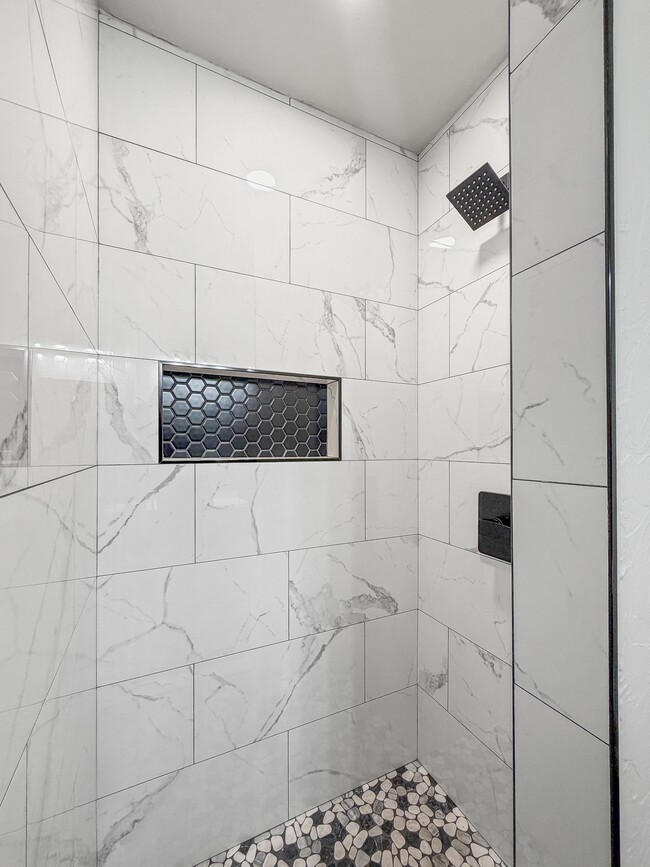 Building Photo - 1702 W Boyd St