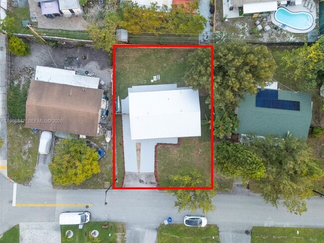 Building Photo - 3180 NE 10th Terrace