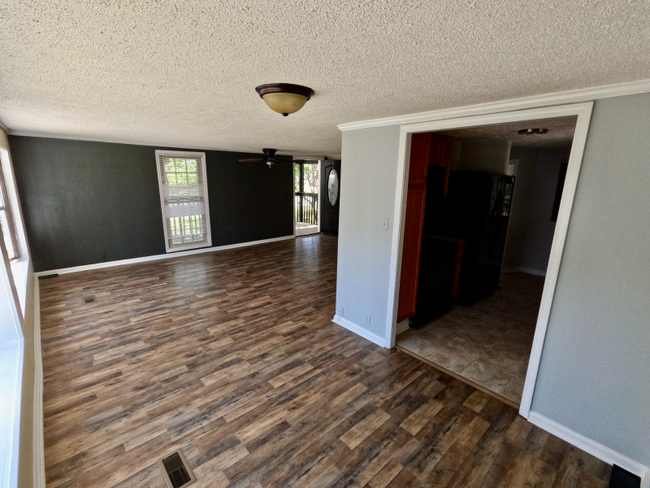 Building Photo - 437 Persimmon Ln