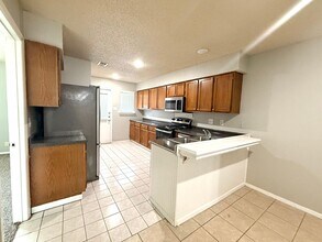 Building Photo - 1021-1023 Vera Court