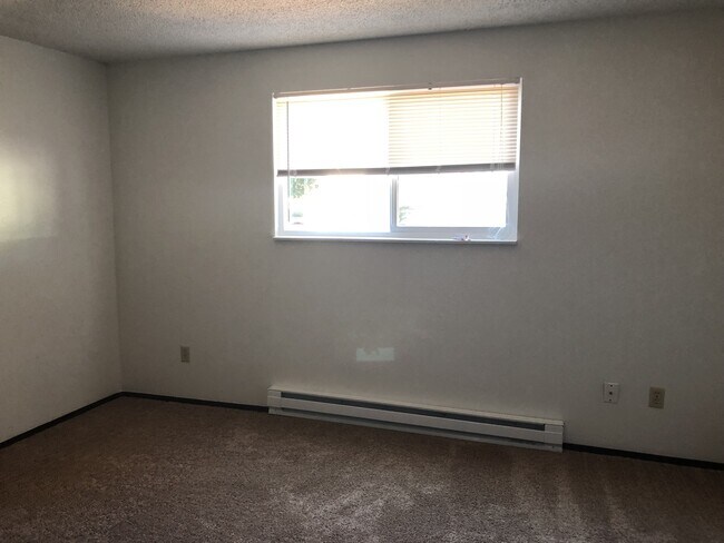 Building Photo - Charming 2-Bedroom Apartment in the Heart ...
