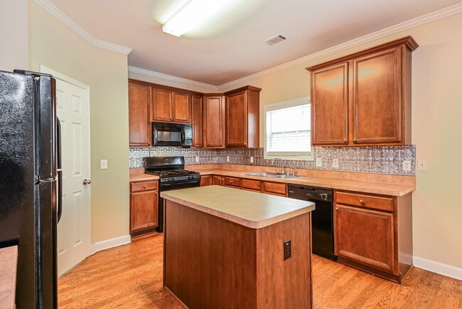 Building Photo - 738 Austin Creek Dr