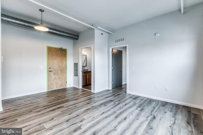 Building Photo - 4800 Brown St
