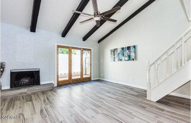 Building Photo - 2 E Loma Ln