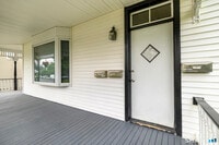 Building Photo - 18 Elm Tree Pl