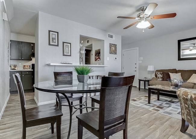 Building Photo - Alamo Estates