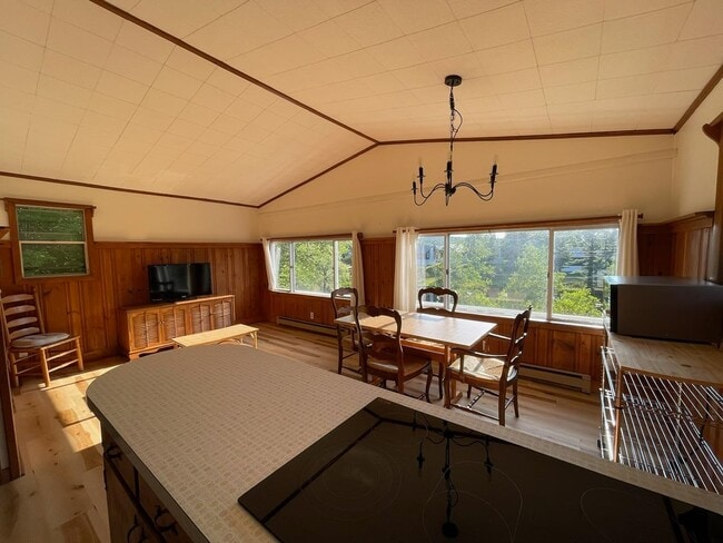 Building Photo - 13 Winhall Hollow Rd