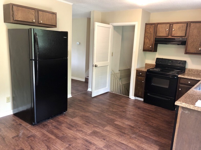 Building Photo - 306 Crisman St