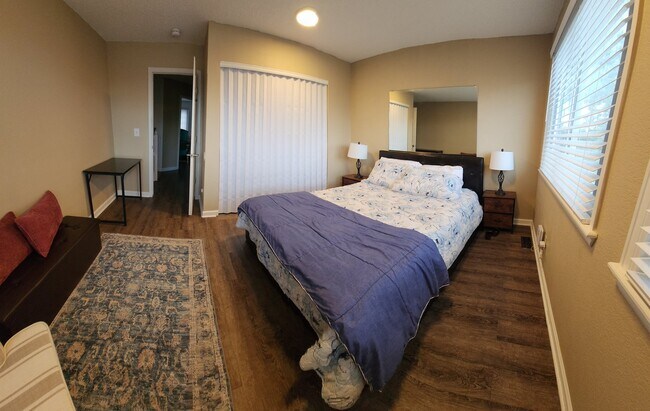 Building Photo - 5415 S Dunkirk Way