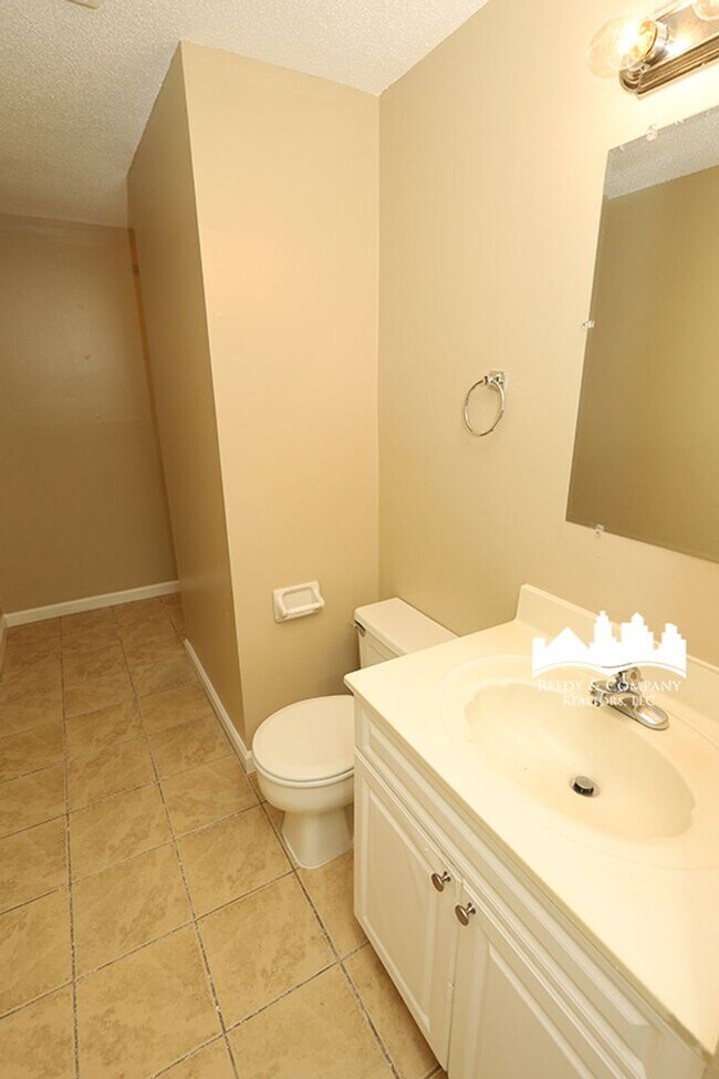 Building Photo - 4400 Spring Harbor Dr