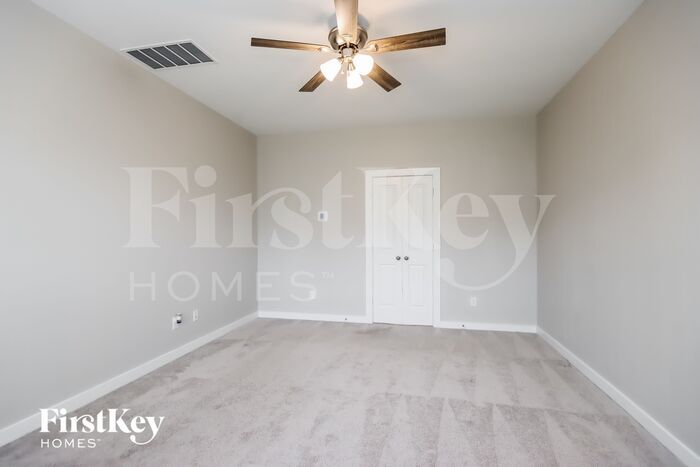 Building Photo - 16411 Little Pine Creek Dr
