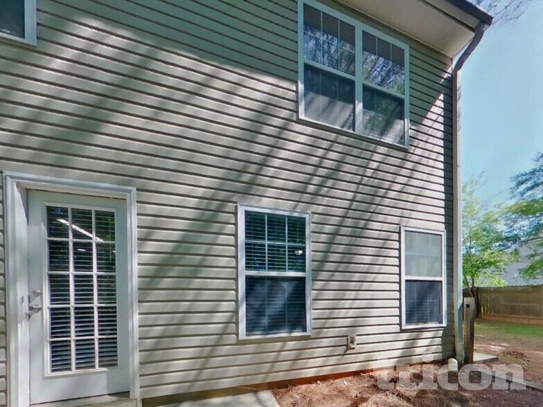 Building Photo - 225 Lossie Ln