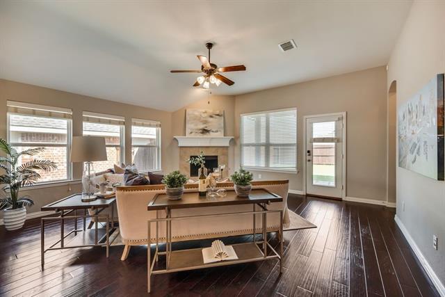 Building Photo - 2609 Lake Ridge Dr