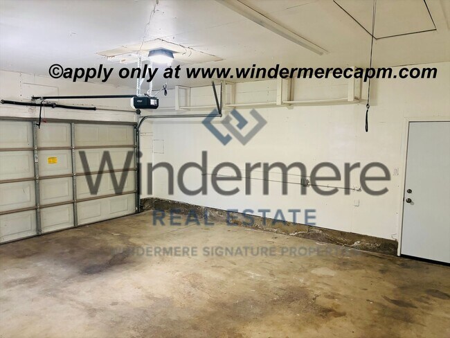 Building Photo - Beautiful 3BD/ 2BA Arden Arcade Home with Spacious Yard In Highly Desirable Location!