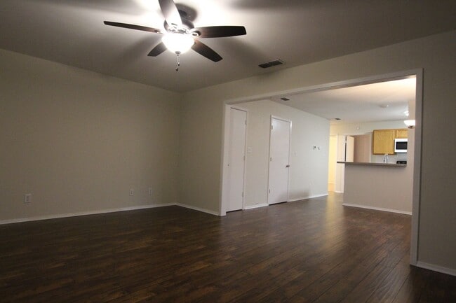Building Photo - Beautiful 4 bedroom 2 bath home in Whitehouse - Coming Soon!