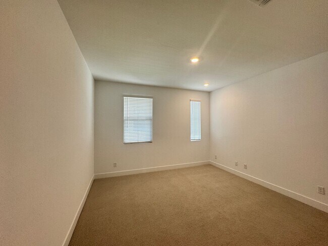 Building Photo - BRAND NEW HOME IN ALORAVITA IN PEORIA