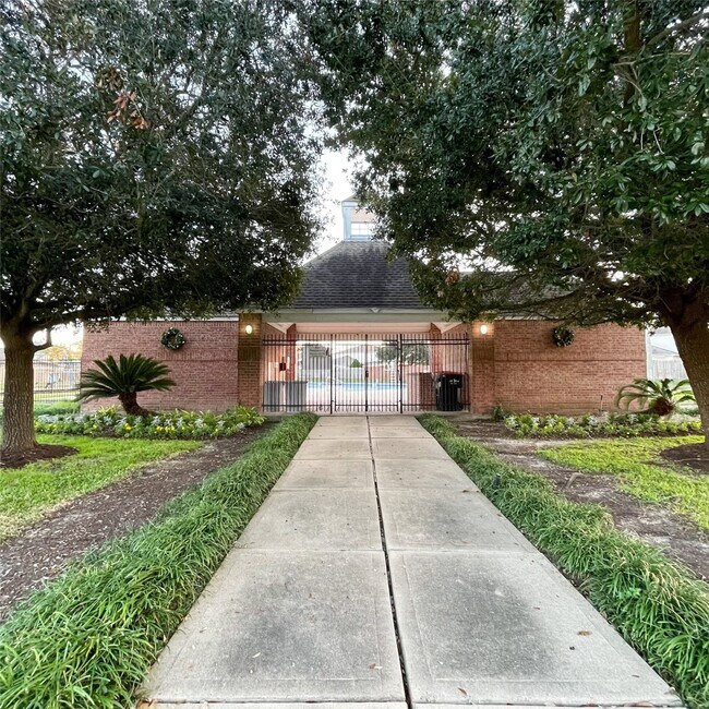 Building Photo - 14927 Sugar Sweet Dr