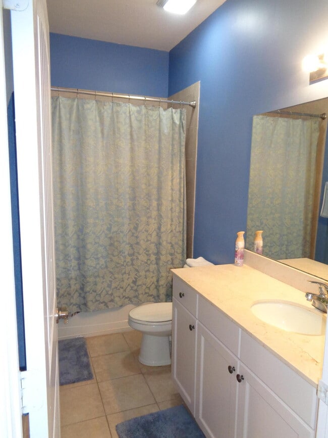 Building Photo - 2626 Webb Ave