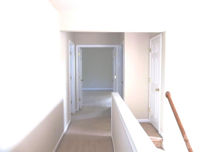 Building Photo - 11120 Maplehurst Dr