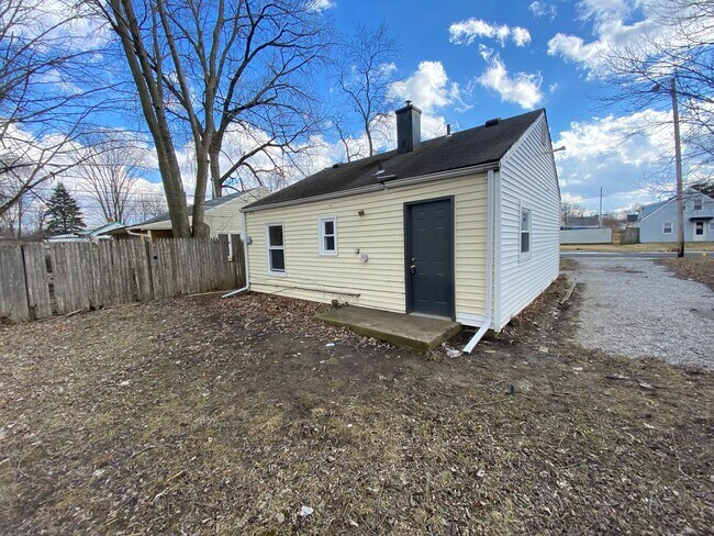 Building Photo - 3411 McCormick Ave