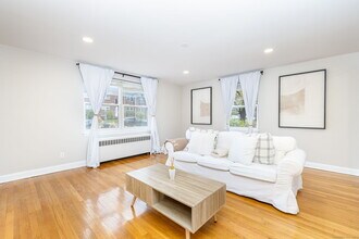 Building Photo - 43 Arnold Way