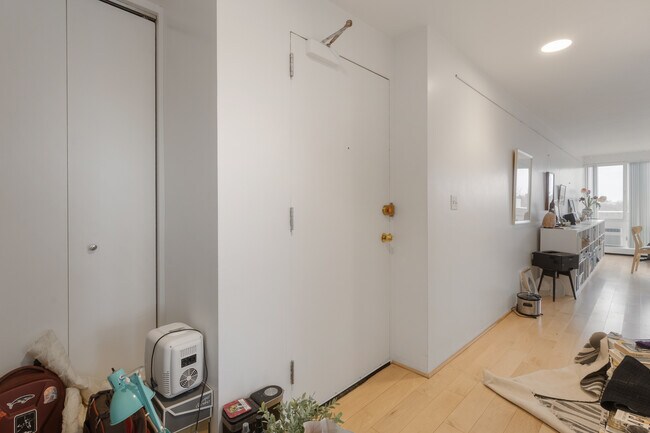 Building Photo - 29 Concord Ave