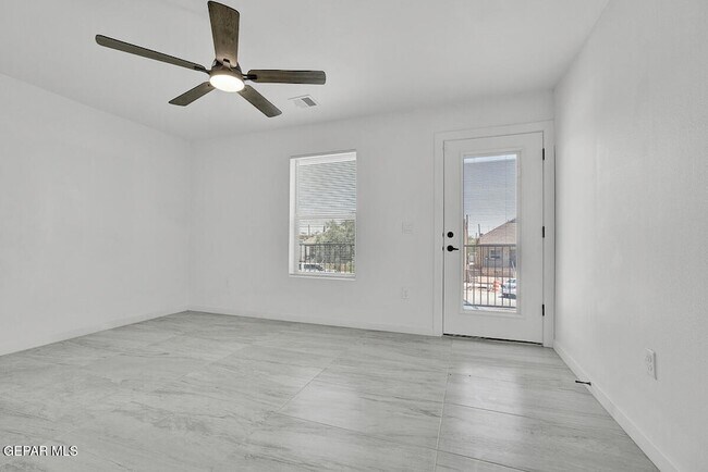 Building Photo - 1107 Myrtle Ave