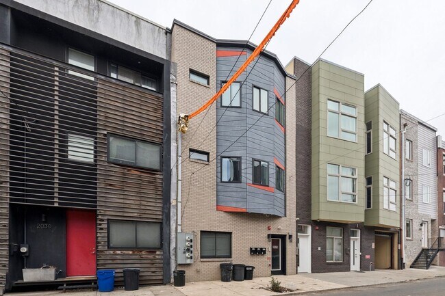 Building Photo - 2028 E Fletcher St