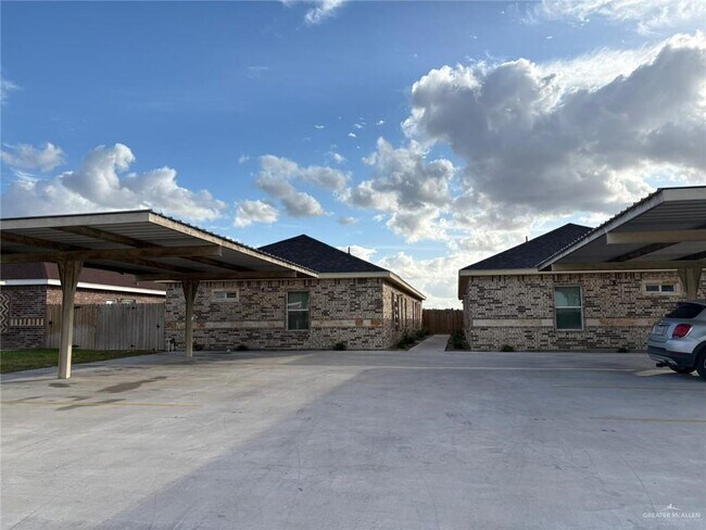 Building Photo - 28 W Kohala Ave