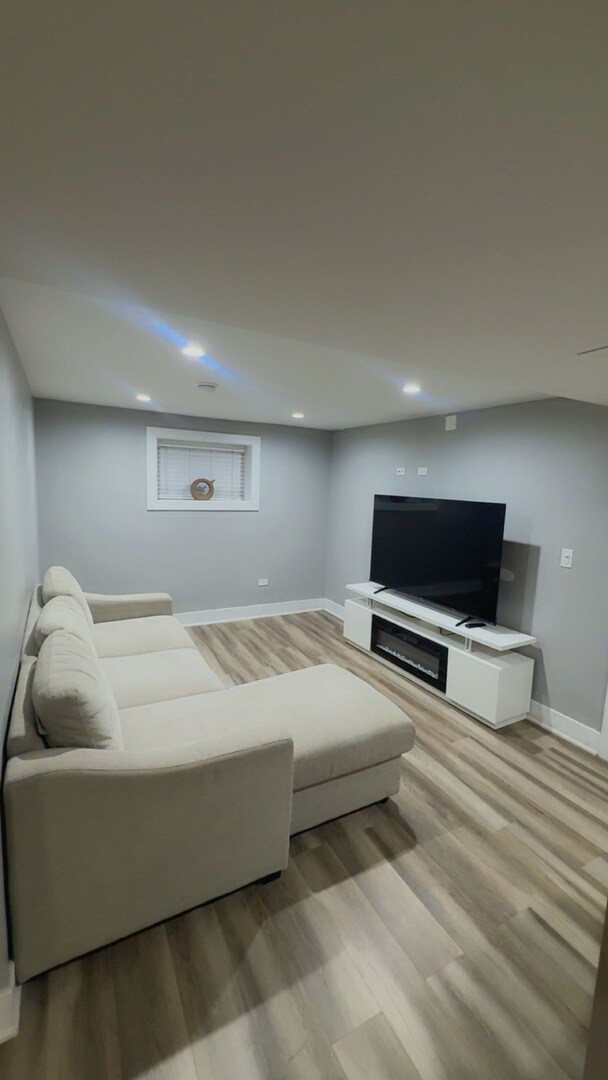 Building Photo - 5703 W Seminole St