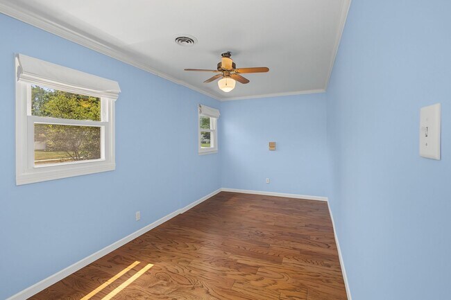 Building Photo - Spacious 3-Bedroom, 2-Bath Home for Rent in Urbana