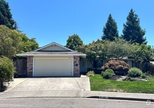 Building Photo - 4 bedrooms in E Section ~ Gorgeous 1-level...