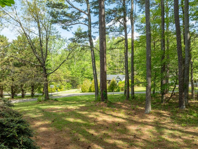 Building Photo - 169 Deer Chase Dr
