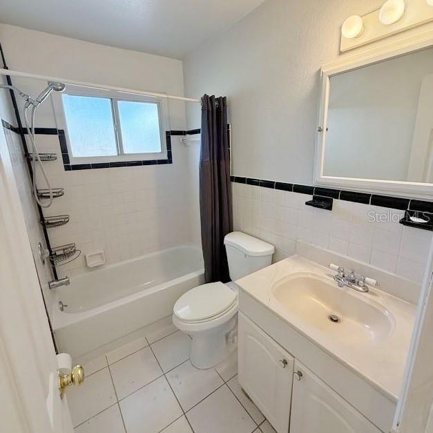 Building Photo - 5520 Hobson St NE