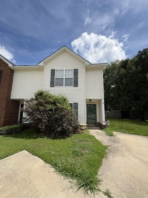 Building Photo - 2502 Bluff View Ct