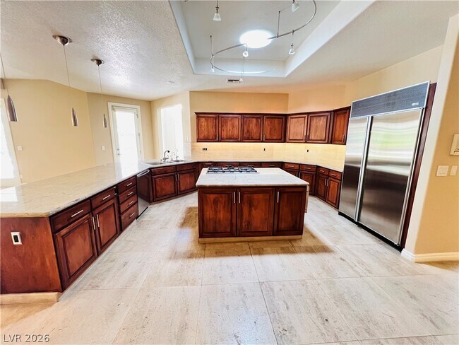 Building Photo - 7408 Silver Palm Ave