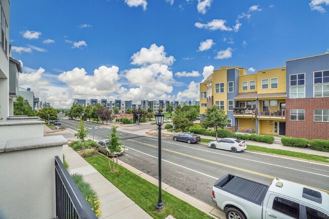 Building Photo - $2,680 - 2 Bed, 2.5 Bath Townhome in Broom...