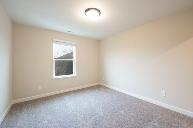 Building Photo - 4409 Chusto Dr