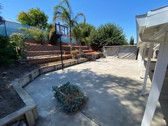 Building Photo - 4 Bed 2 Bath Single Family Home In Antioch...