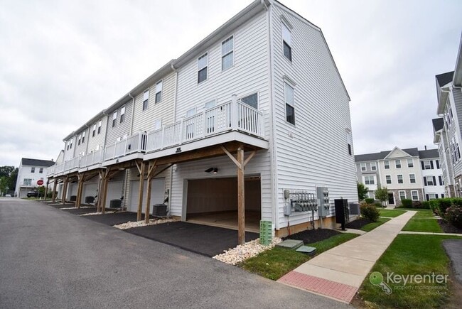 Building Photo - 32 Jessop Ln
