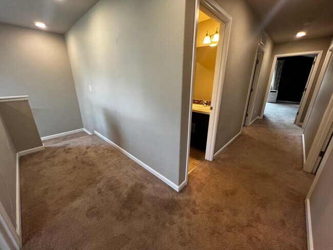 Building Photo - Updated 4 Bedroom Lacey/Hawks Prairie Home for Rent